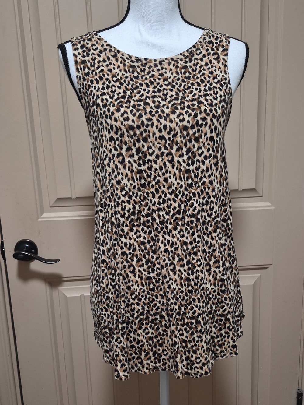 M  Tank Old Navy Leopard  Sleeveless Tan Black